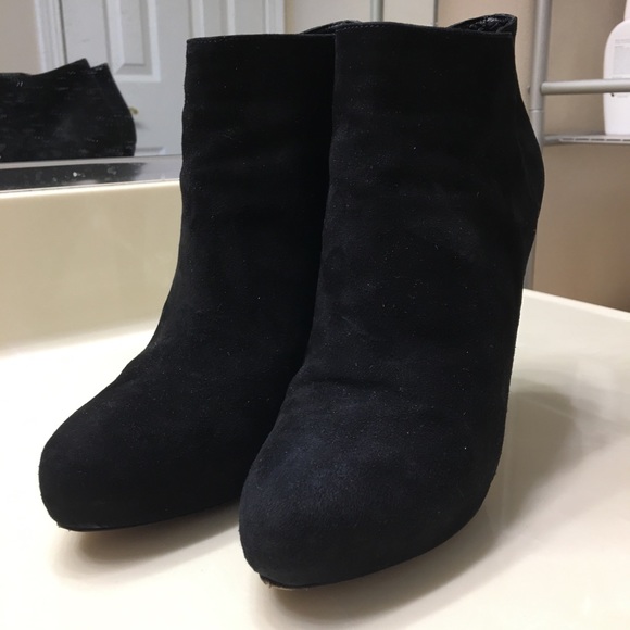 Prada, suede ankle booties. Made in Italy. - Picture 5 of 6